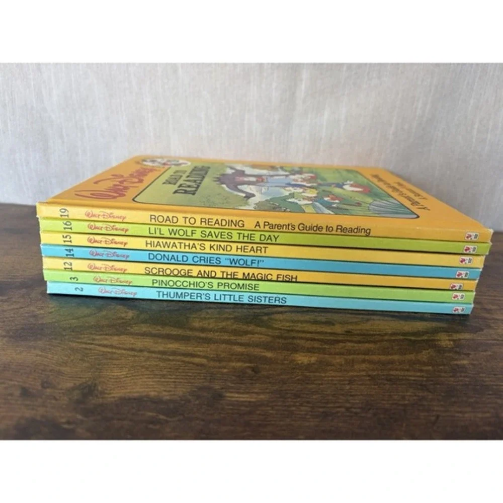 Lot of 7 Hardcover Walt Disney Fun-to-Read‎ Library books from the 1980's